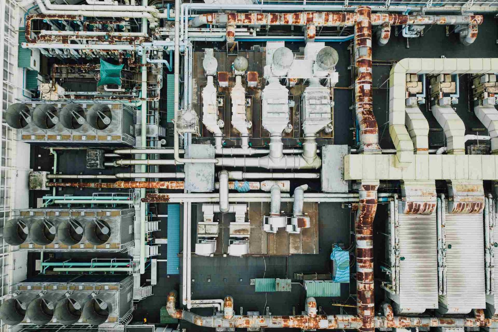 Industries using turnkey EPC projects including manufacturing, chemical, renewable energy, pharmaceutical, and water treatment sectors.